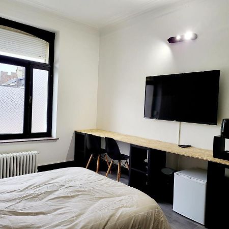 Private Industrial Room In Center Of Charleroi Exteriér fotografie
