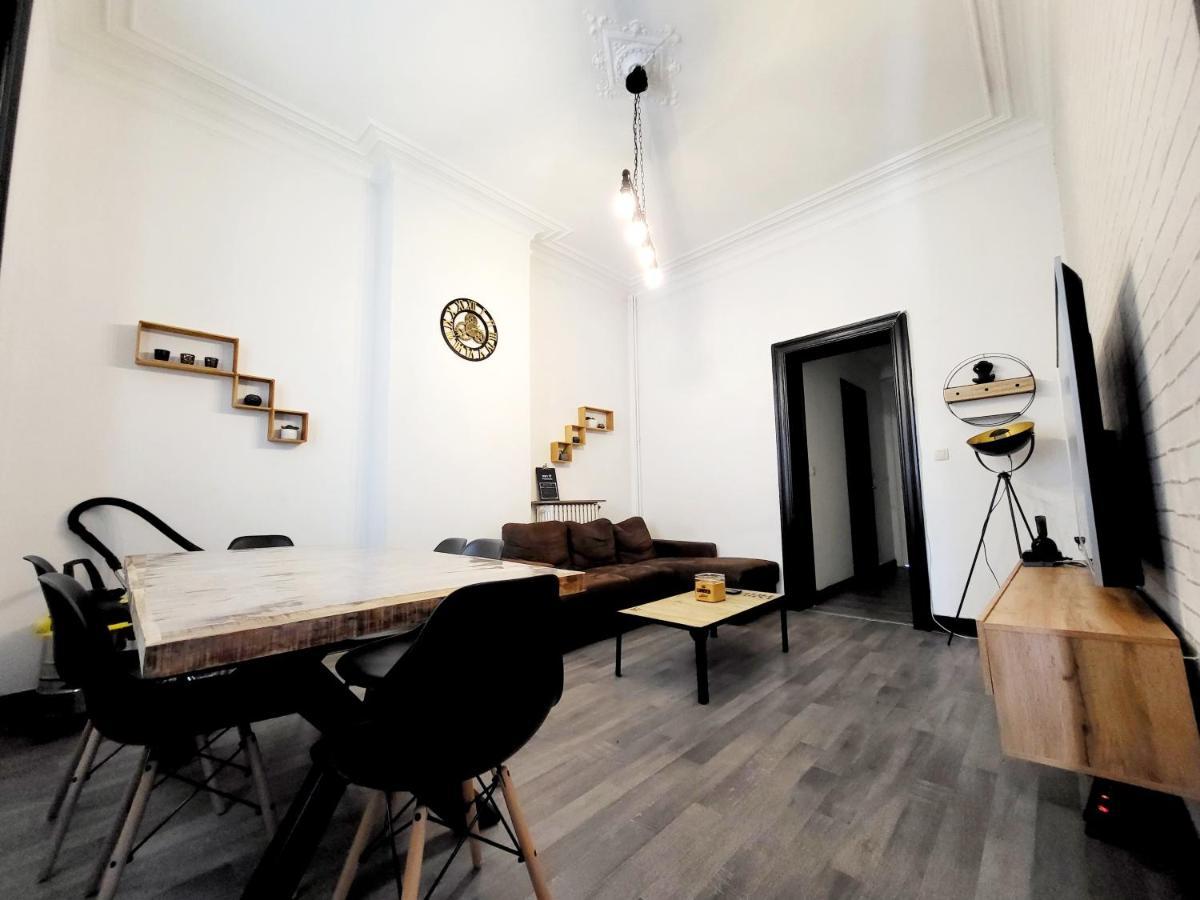 Private Industrial Room In Center Of Charleroi Exteriér fotografie