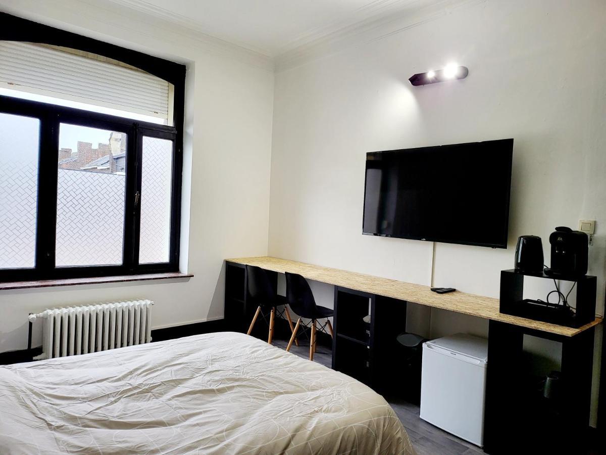 Private Industrial Room In Center Of Charleroi Exteriér fotografie