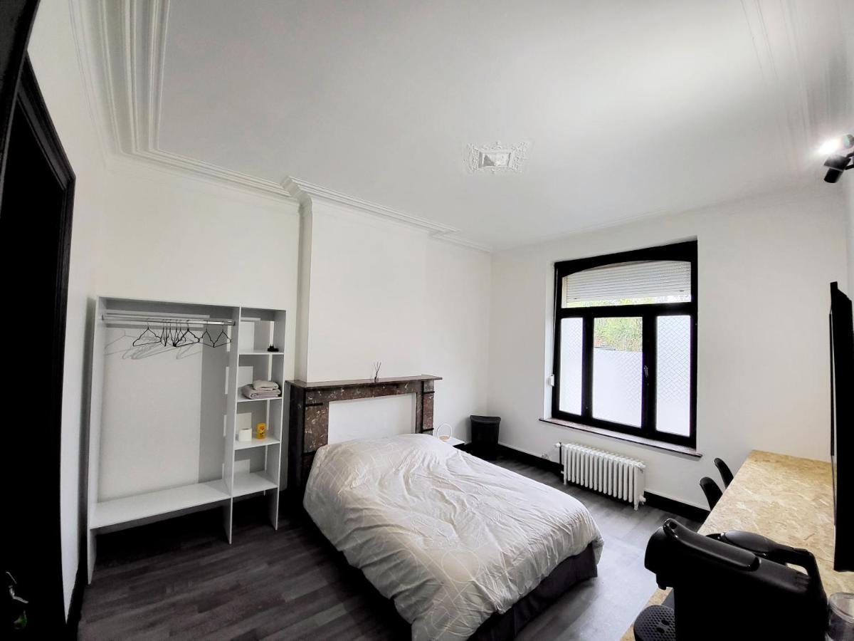 Private Industrial Room In Center Of Charleroi Exteriér fotografie